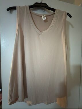 Sew In Love Cream V-Neck Sleeveless Tank Top